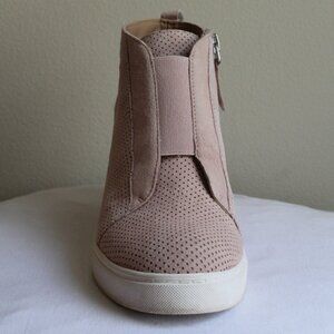 Linea Paolo Felicia Wedge Sneaker in blush pink suede size 5M